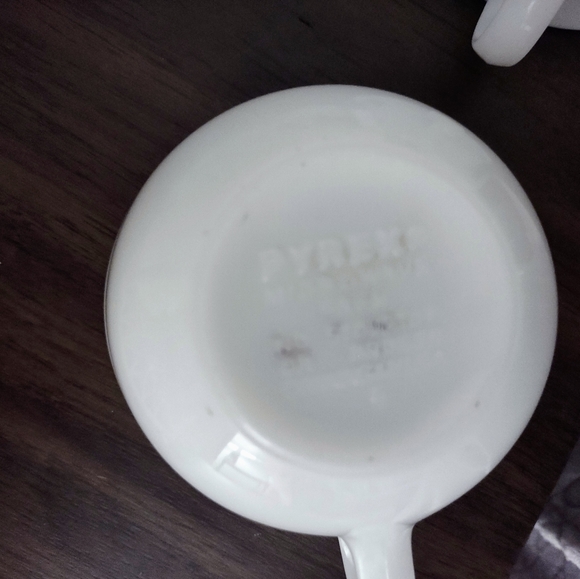 Butterfly Gold Pyrex Cups - Picture 9 of 9